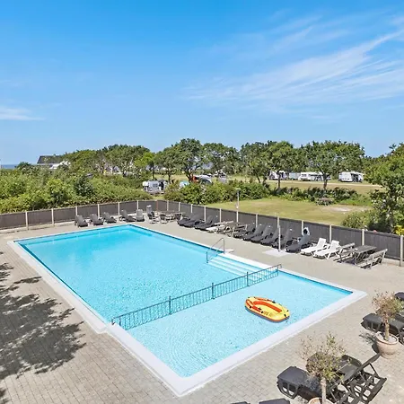 Holiday home Three-bedroom In